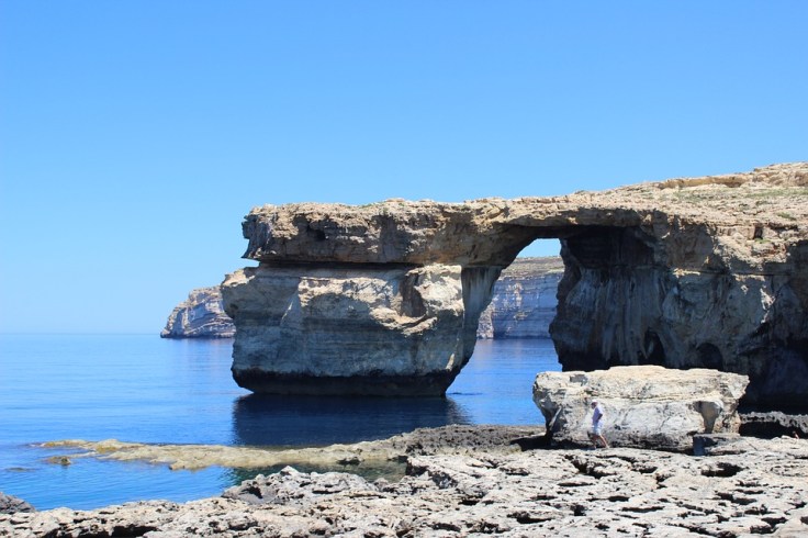 azure-window-277351_960_720